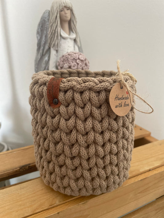 Handmade Crochet Basket – Beige (10.5 × 13 cm)