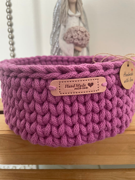 Handmade Crochet Basket – Pink
• Diameter: 20 cm
• Height: 8 cm