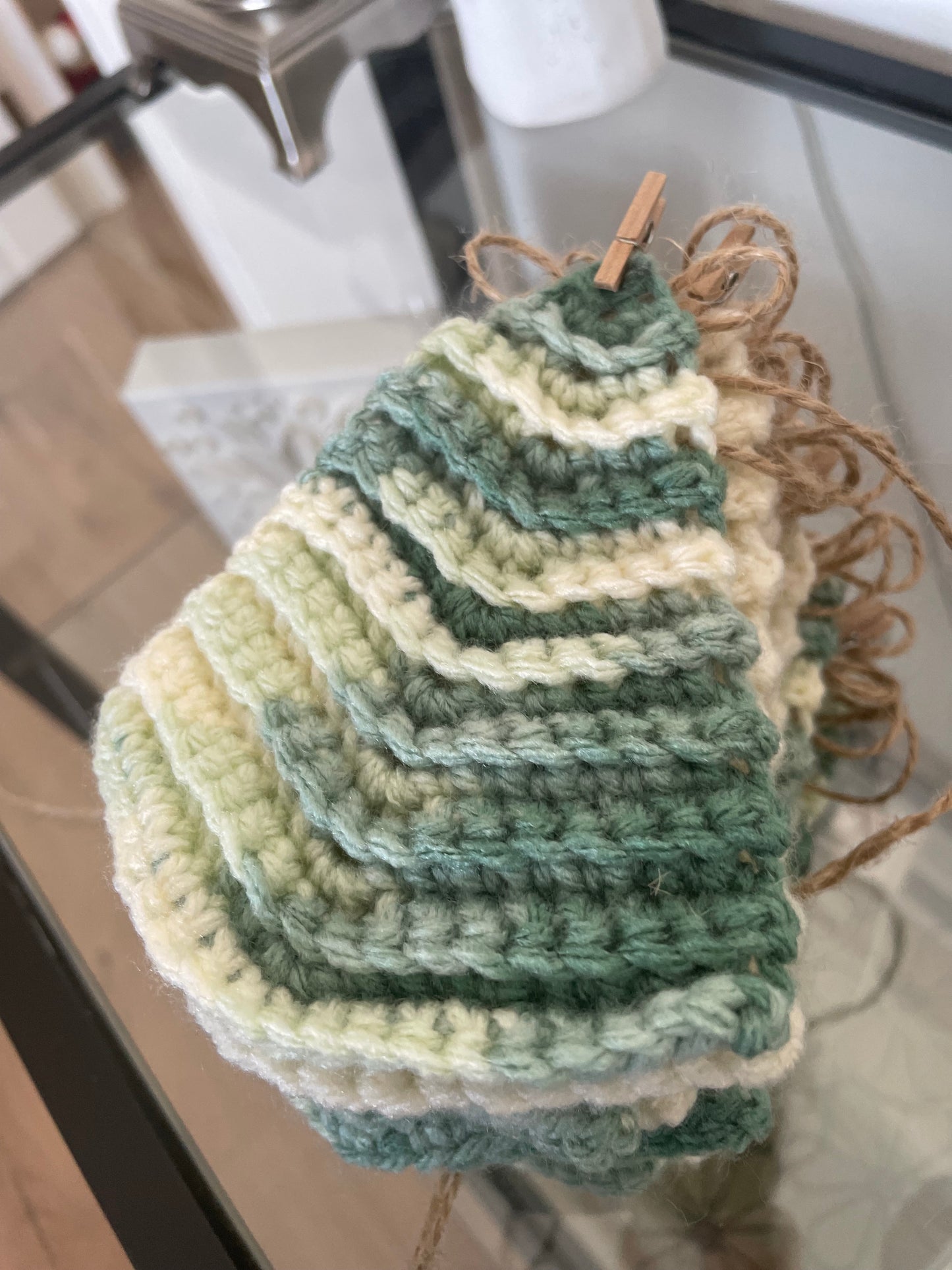 Handmade Wool Christmas Garland – 180 cm – Crochet Trees in Green & Cream