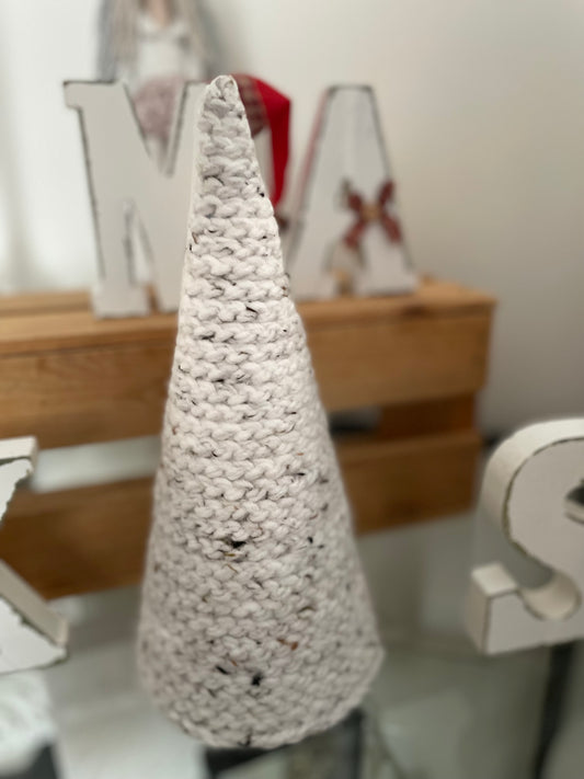 Handmade Crochet Christmas Tree – Cream Tweed (25 cm)