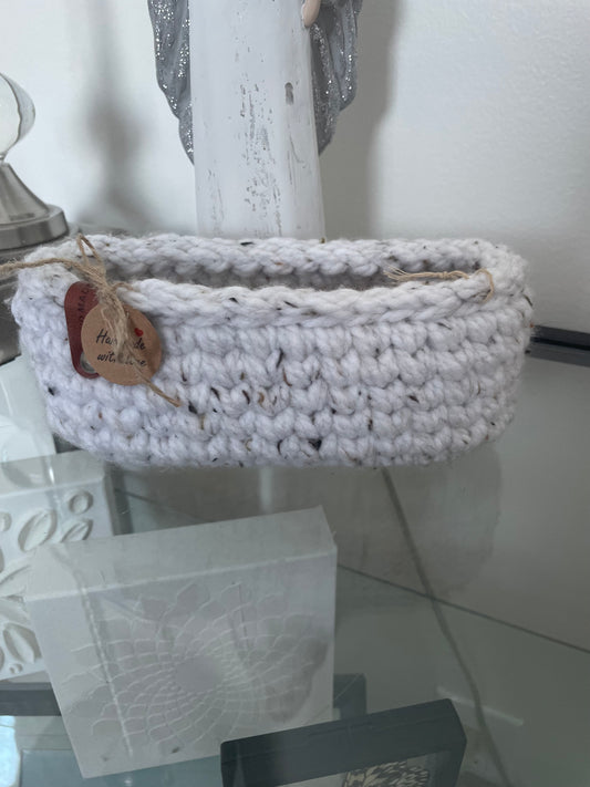 Handmade Wool Basket with Wooden Base – Cream Speckled (19 × 8.5 × 7 cm)