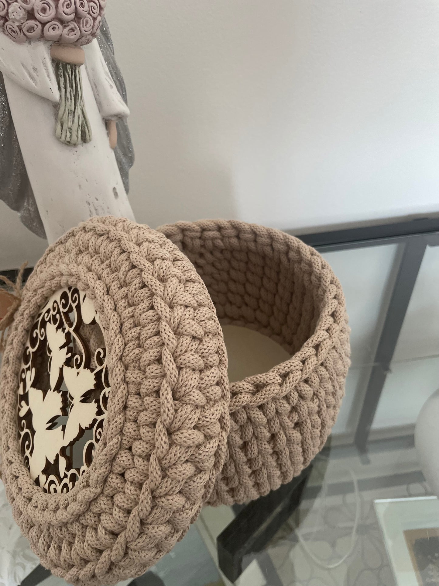 Handmade Crochet Storage Basket with Wooden Lid – 14 cm